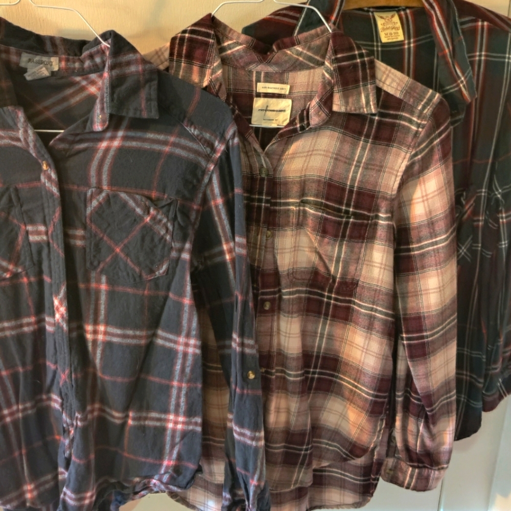 3 pack plaid/flannel shirts